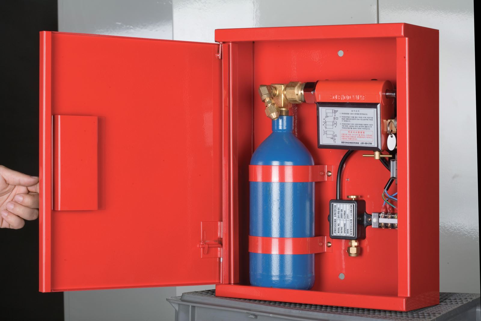 BỘ BÌNH KHỞI ĐỘNG CO2 1L/0.65kg BỘ BÌNH KHỞI ĐỘNG CO2 1L/0.65kg